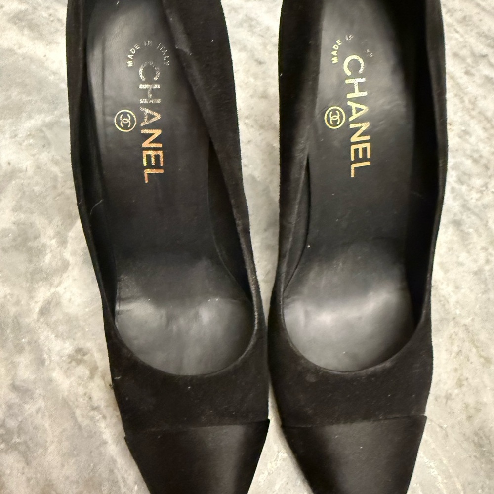 CHANEL Black Heels Classic Suede Design